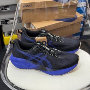 Asics Novablast 5  Black Cobalt Burst
